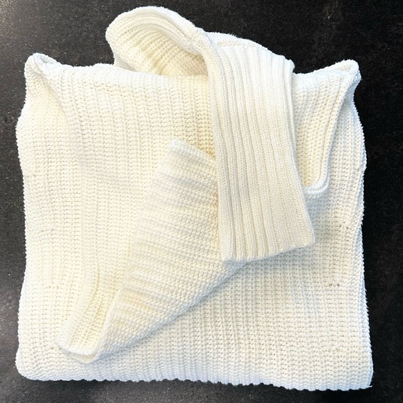 FREE PEOPLE Cocoa Oversized Turtleneck Sweater in Ivory — XS - Picture 6 of 6